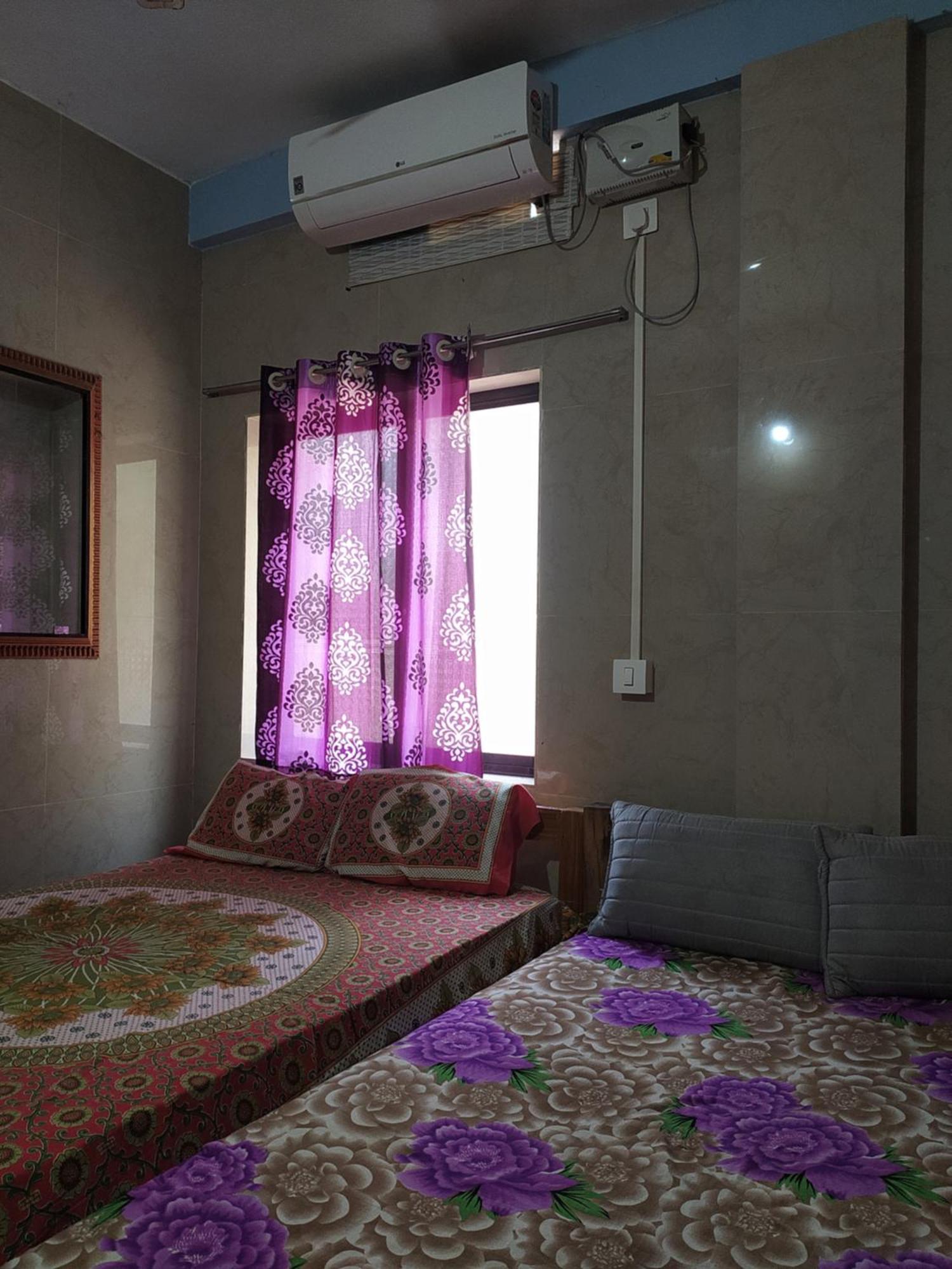 Sarvesh Arundekar Home Stay In Beach Side Ac Room 고카르나 외부 사진